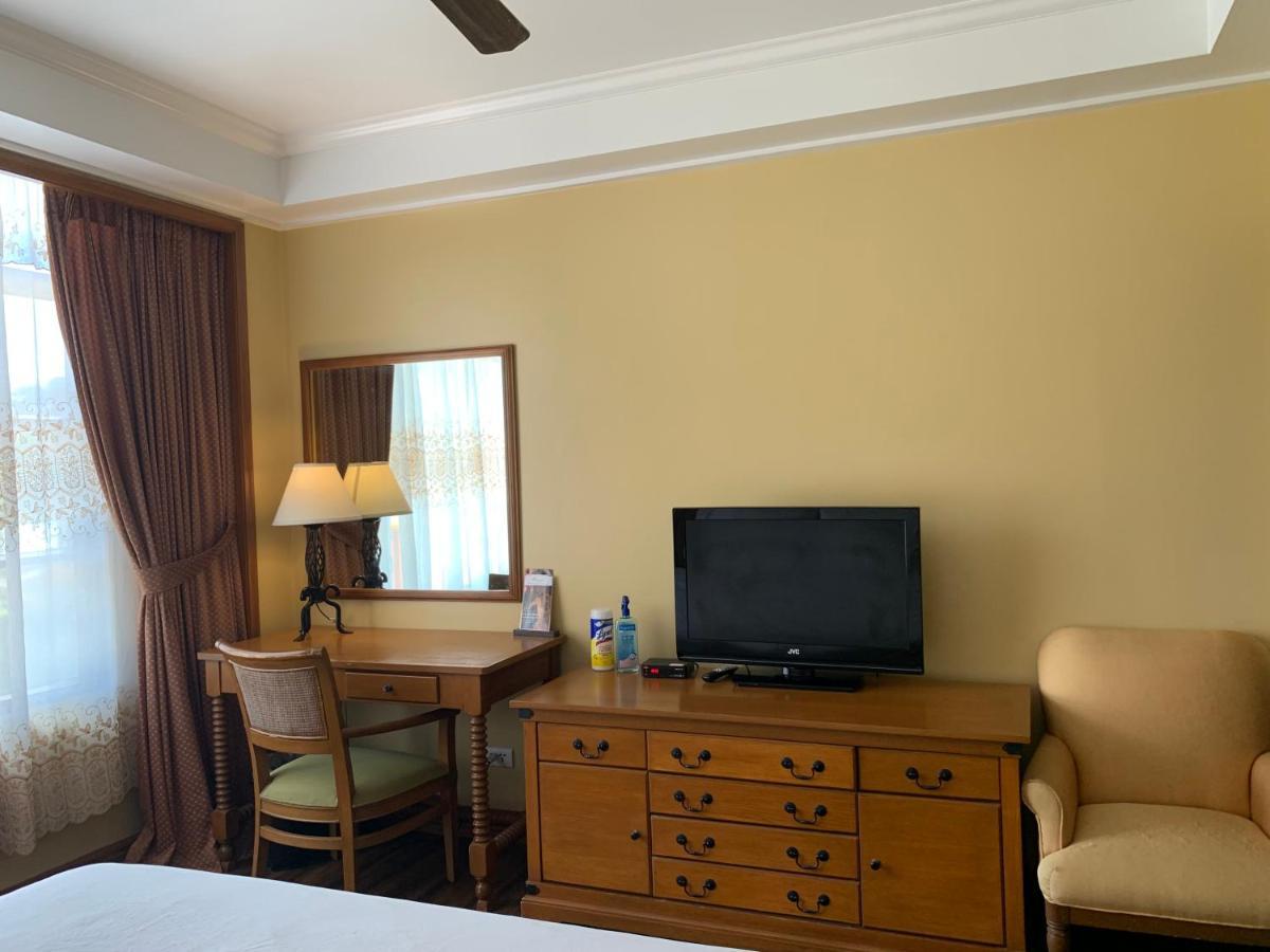 באגויו The Manor Hotel Baguio Private Unit Superior Room With A Great View מראה חיצוני תמונה